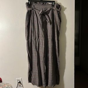 American Eagle Black and Orange Checkered Pants